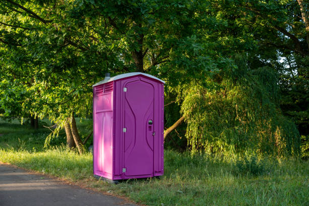 Best Porta potty delivery and setup  in Cavalier, ND